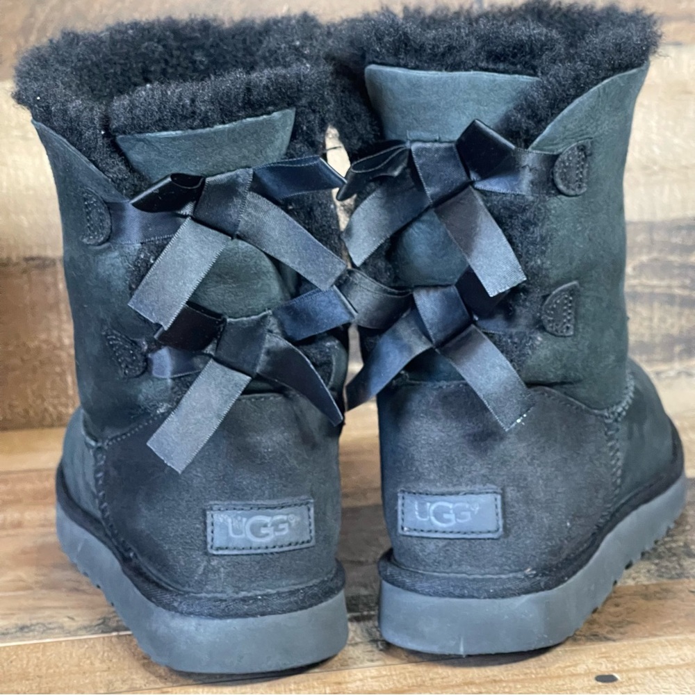 UGG Bailey Bow Women’s Boots Size 8 Black - Picture 7 of 8